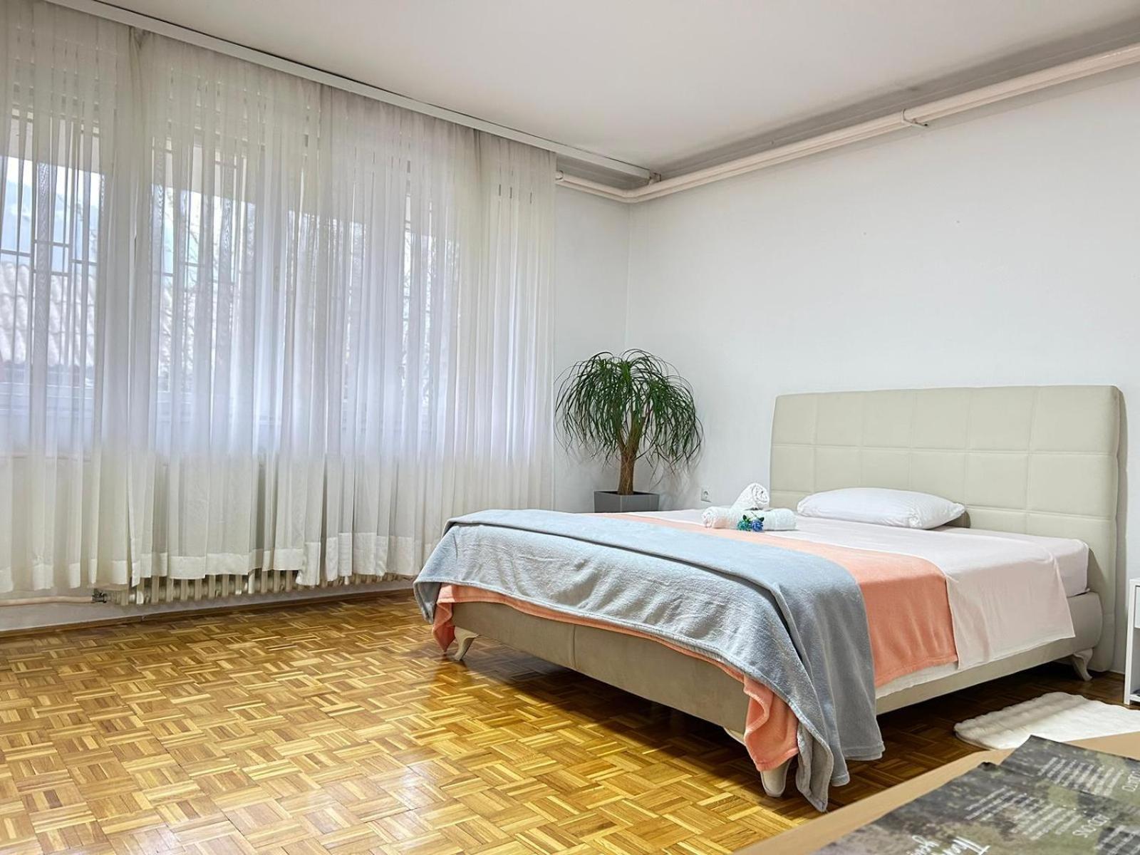 Ferienwohnung Avlija Garden Gem SJJ Exterior foto